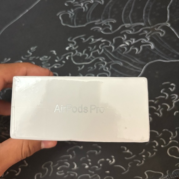 AirPods Pro 2nd generation USB-C - Picture 6 of 6